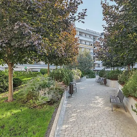 Kaliny Jedrusik 6 By Nyx